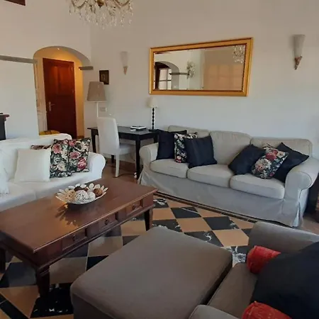 Villa Adais